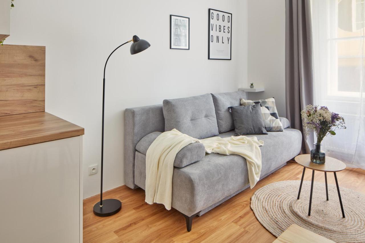 Apartment Days - Modern W Easy Access Prag